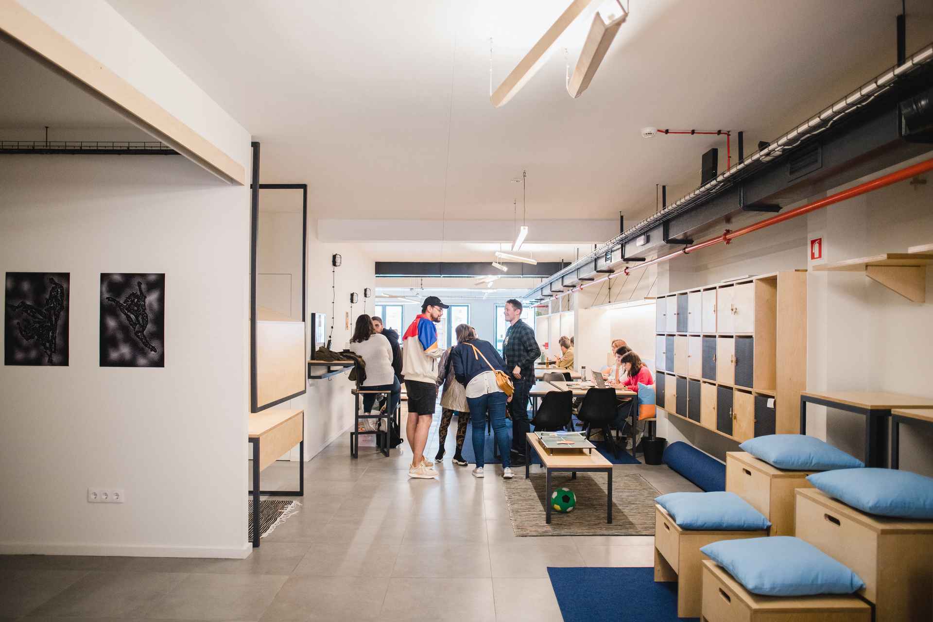 Temporada Cowork Cafe cover image