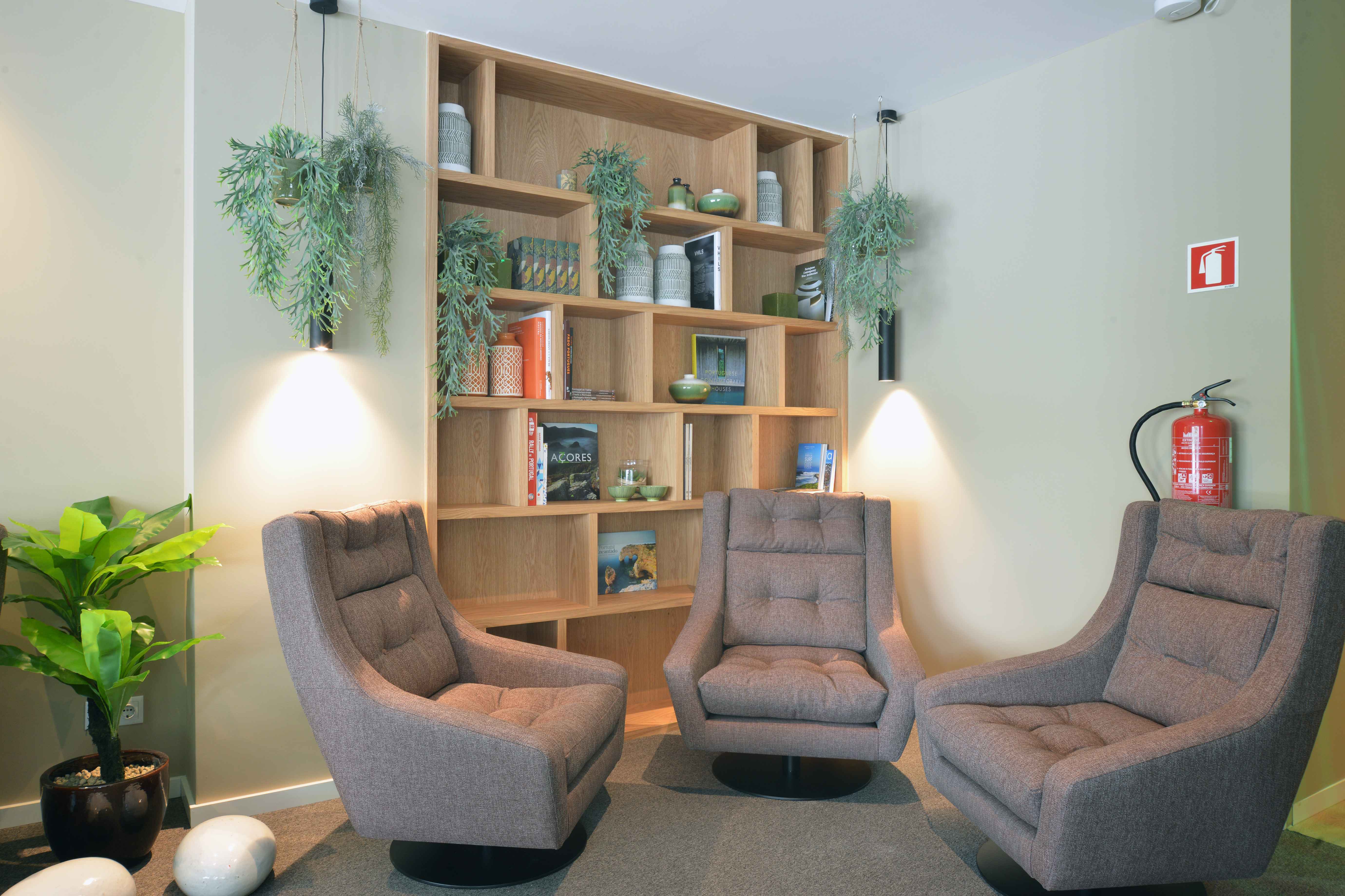Spot Luggage & Lounge