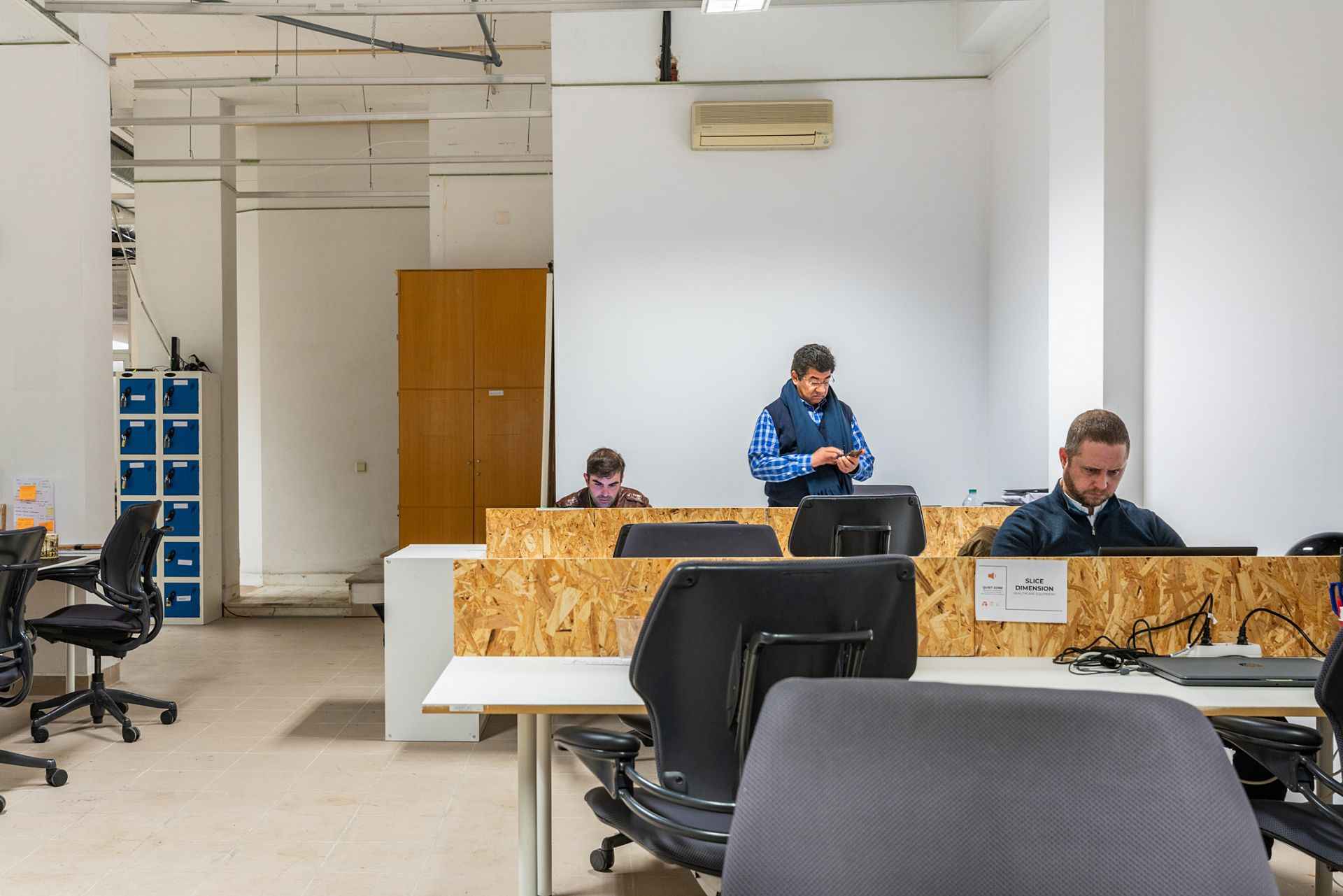 BWORKING SPACE image 4