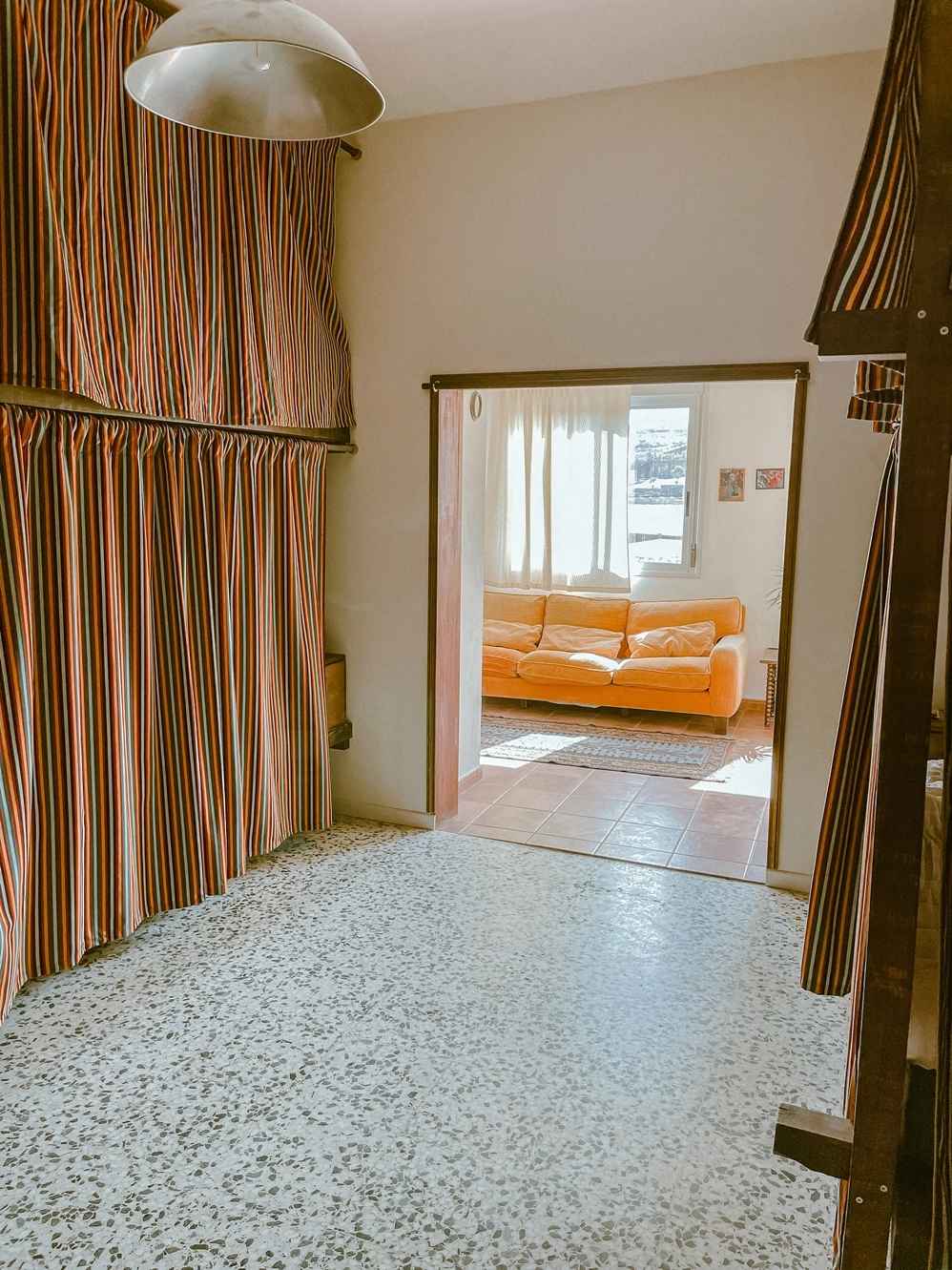Each bed includes a lamp, locker (with power) and curtain. Next to the room there is also a private lounge to work, chill or connect.