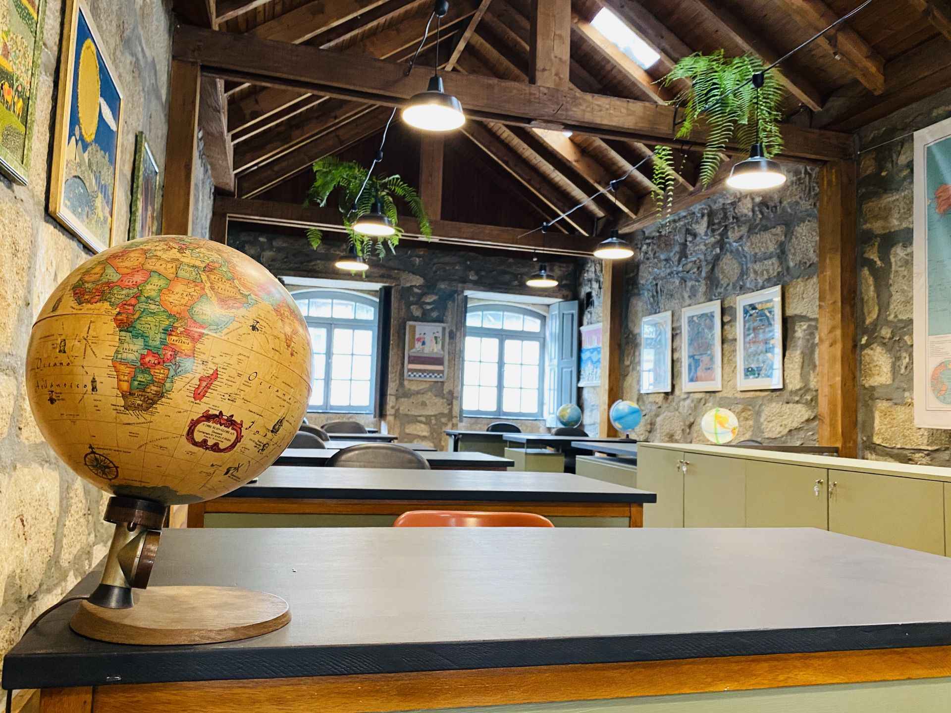 Almada Ponto - Cowork, Bistrô & Concept Store image 1