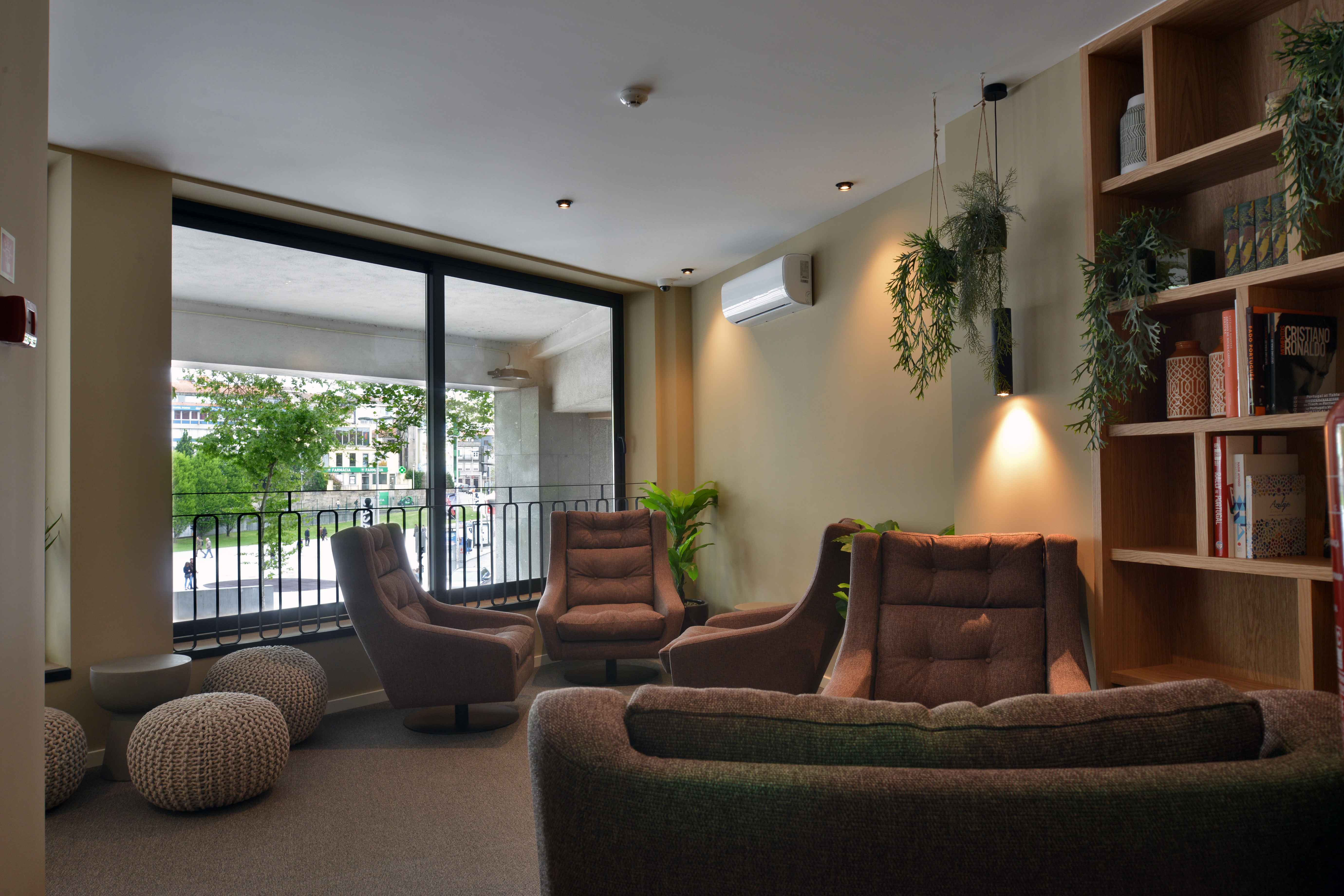 Spot Luggage & Lounge image 1