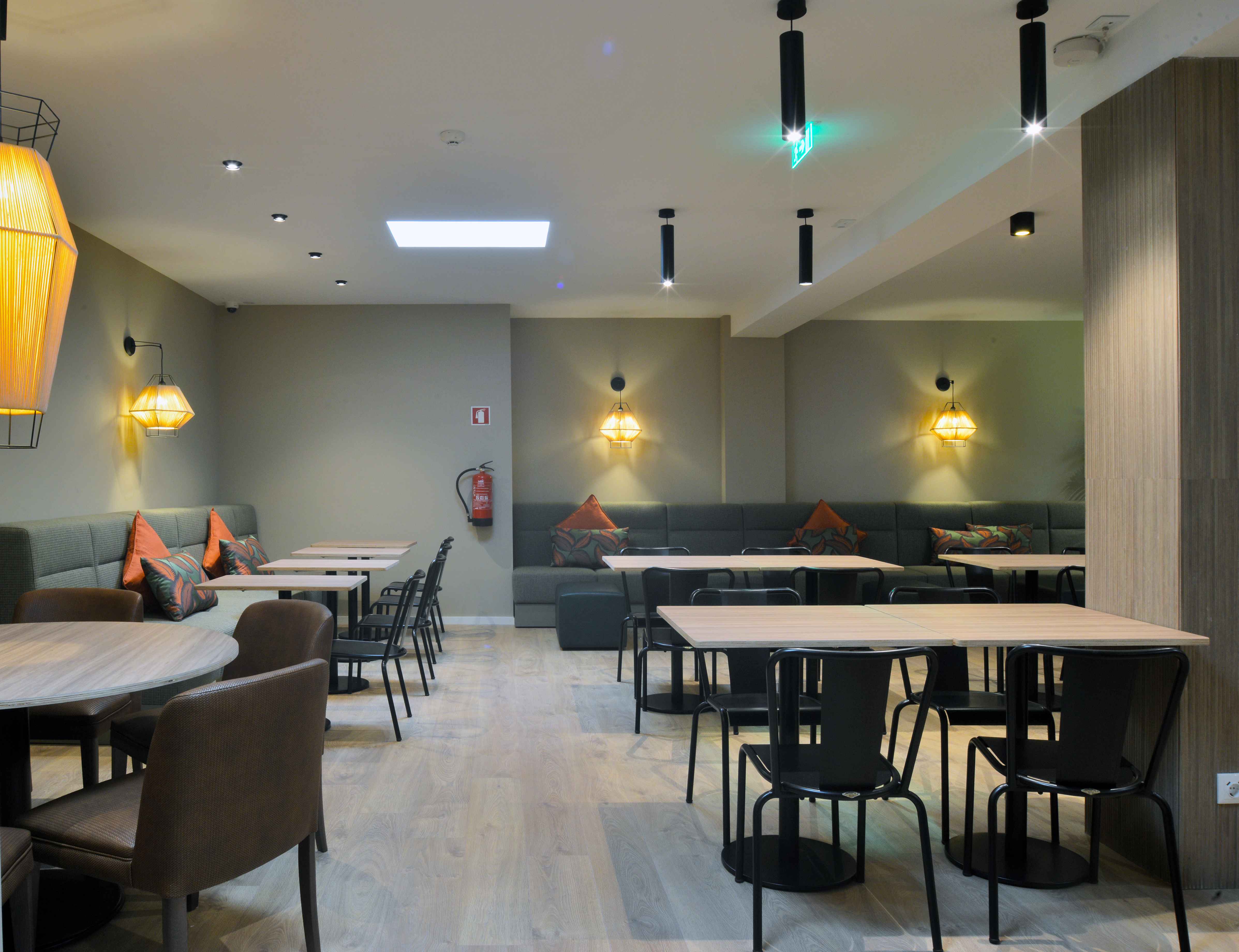 Spot Luggage & Lounge image 3